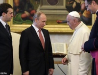 Папа закликав Путіна докласти зусиль для досягнення миру в Україні