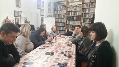 Арт-терапія на тему «Самопізнання за допомогою дзеркала»